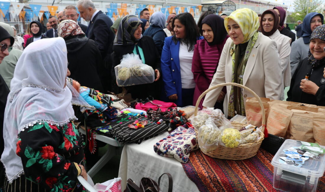 - "Karşımızda, insan fıtratını bozarak köleleştirilmiş bir toplum oluşturmak isteyen