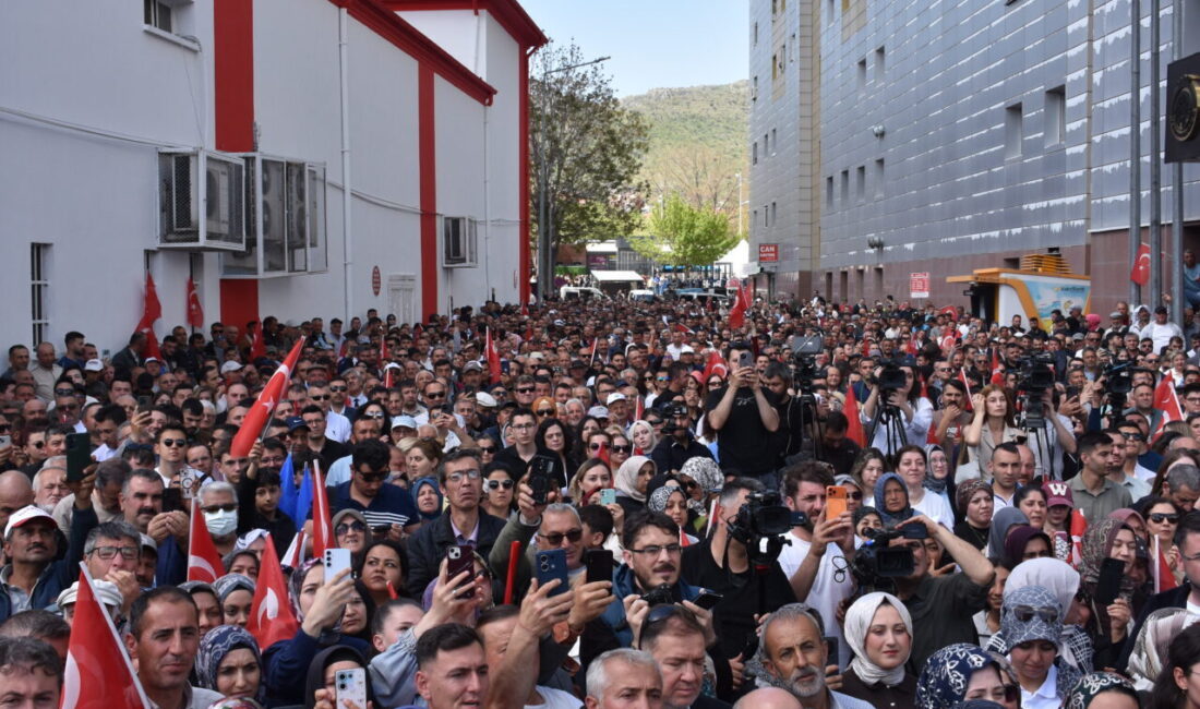 - "Cumhurbaşkanı Recep Tayyip Erdoğan'ın önderliğinde Afyonkarahisar'ı yeniden inşa etmek