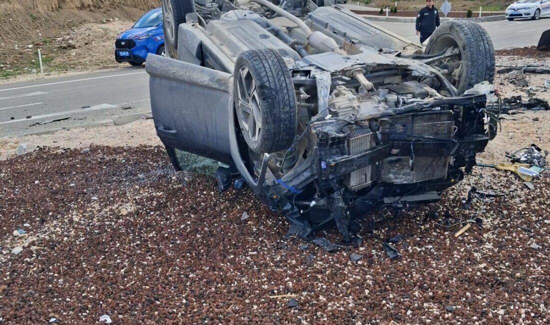AKSARAY (AA) – Aksaray'ın Ortaköy ilçesinde, iki otomobilin çarpışması sonucu