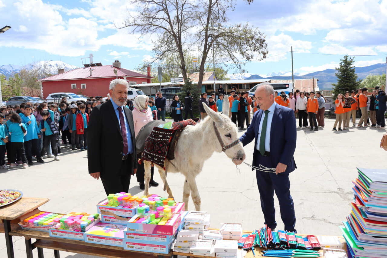 ERZİNCAN (AA) – Almanya'dan memleketi Erzincan'a gelen gurbetçi Ersin Bilge,