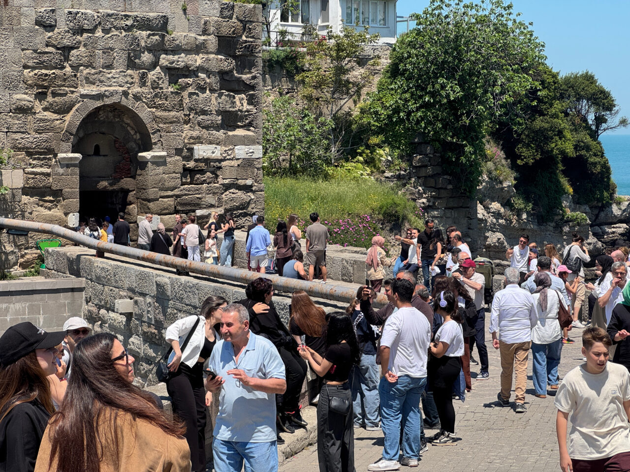 - Amasra Kültür ve Turizm Derneği Başkanı Melih Saylam:
- "6