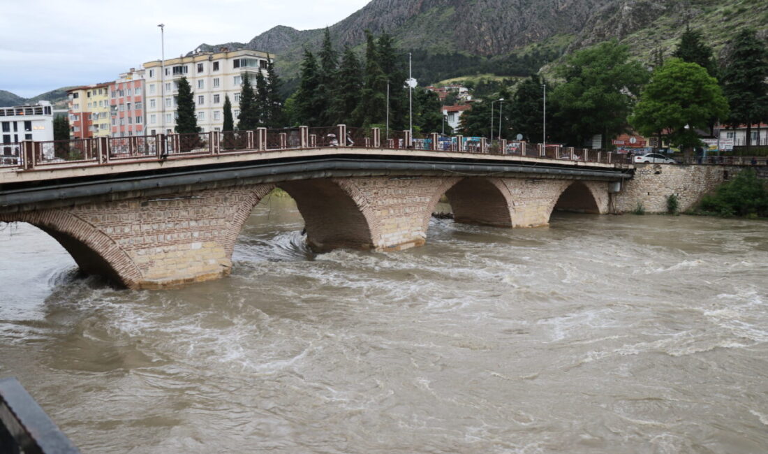 AMASYA (AA) – Amasya'da yaklaşık 10 gündür etkili olan sağanak