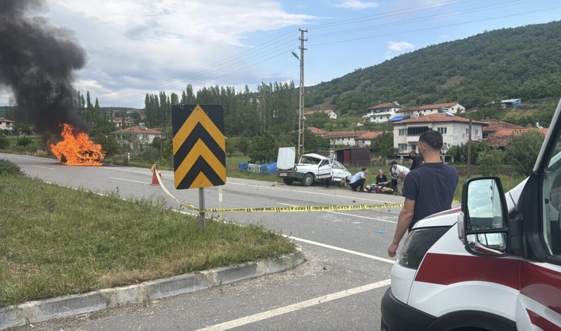 AMASYA (AA) – Amasya'da iki otomobilin çarpışması sonucu 2 kişi