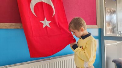 AMASYA (AA) – Amasya'nın Suluova ilçesinde ilkokul öğrencilerinin, sosyal deney