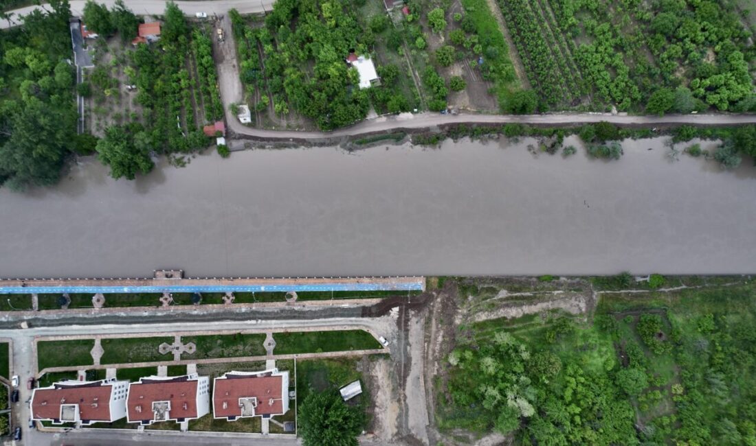 AMASYA (AA) – Amasya'da etkili olan sağanak nedeniyle su altında
