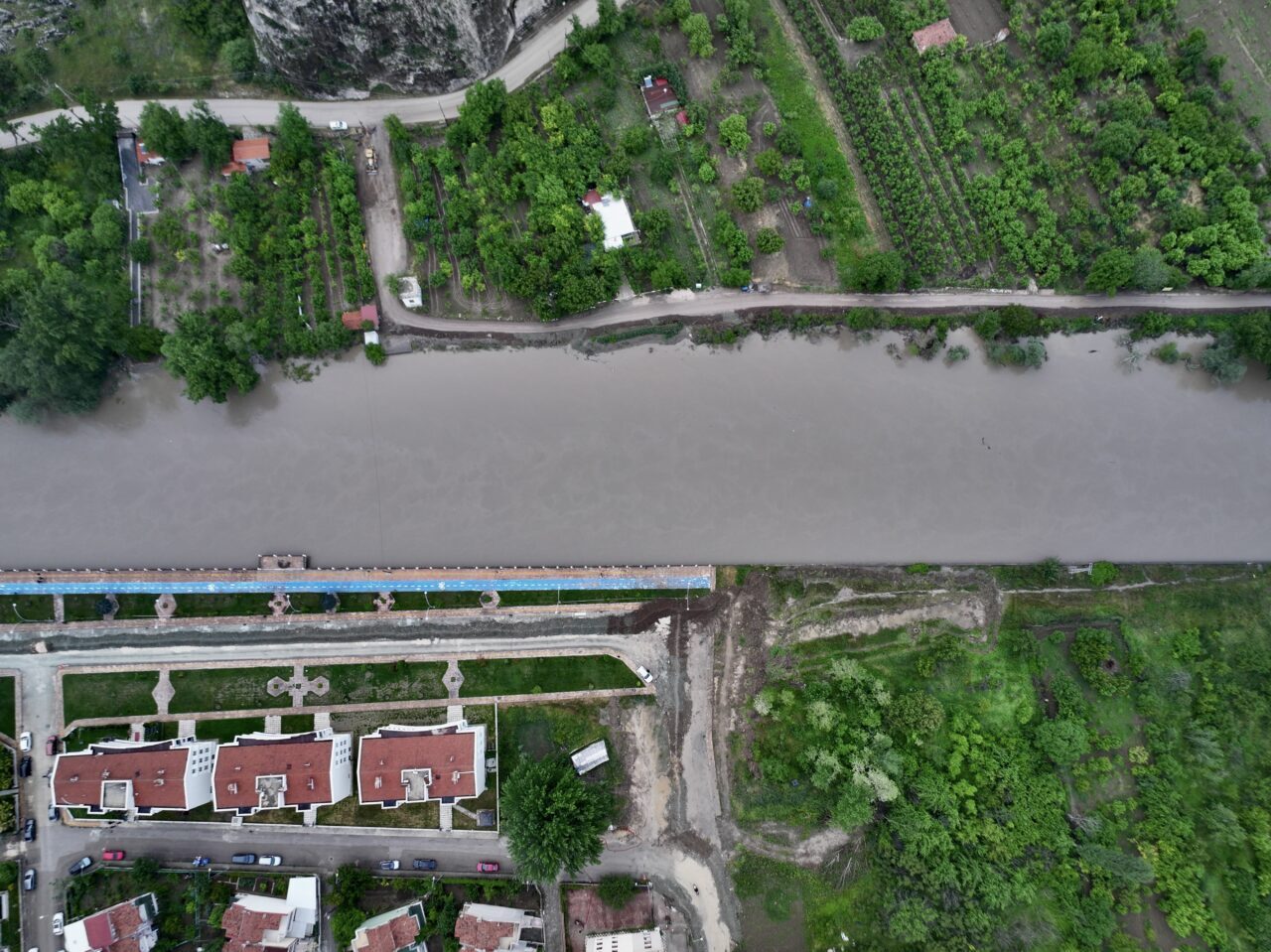 AMASYA (AA) – Amasya'da etkili olan sağanak nedeniyle su altında