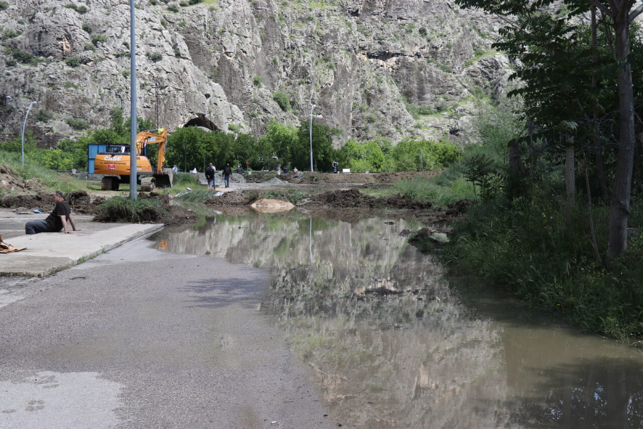 AMASYA (AA) – Amasya'da yaklaşık bir haftadır etkili olan sağanak,