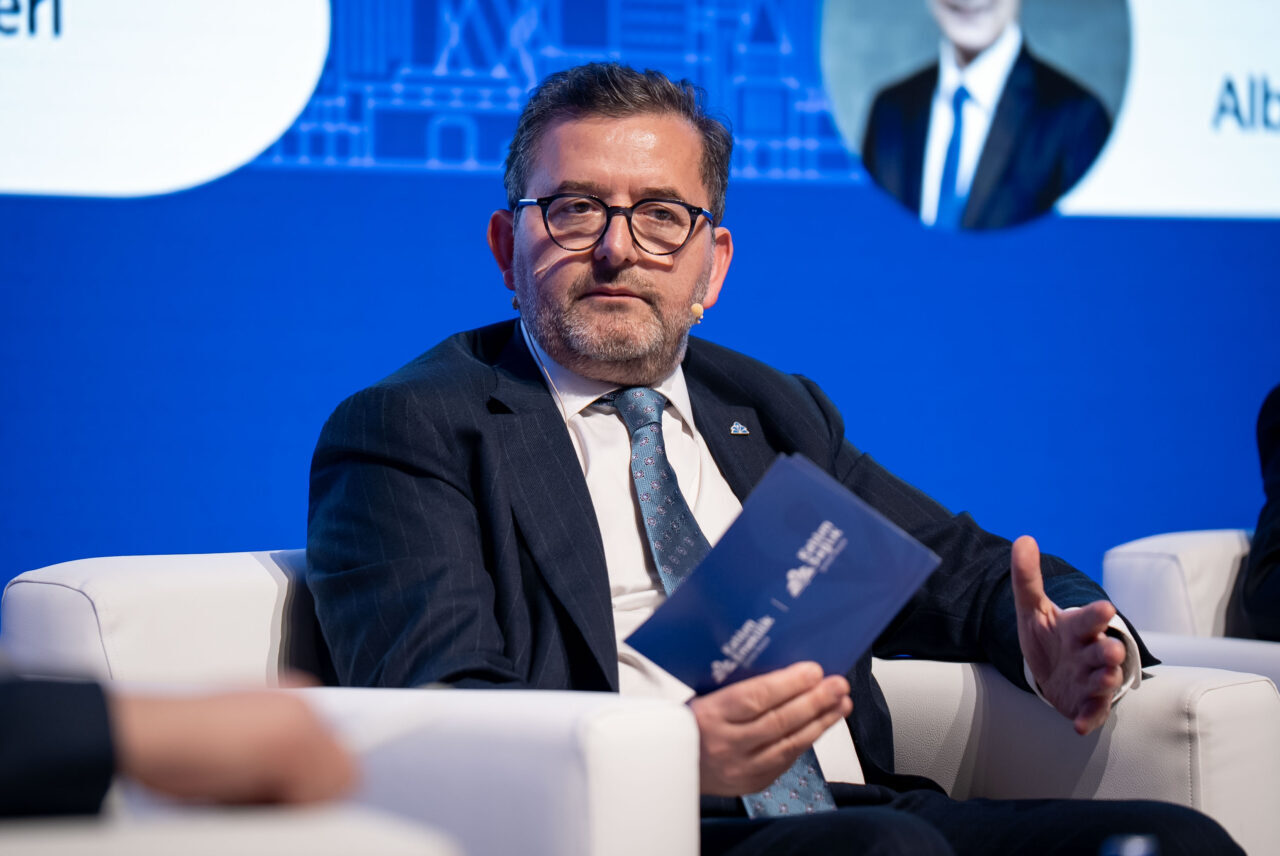 - Katılım Emeklilik Genel Müdürü Ayhan Sincek:
- "Katılım fonlarının BES