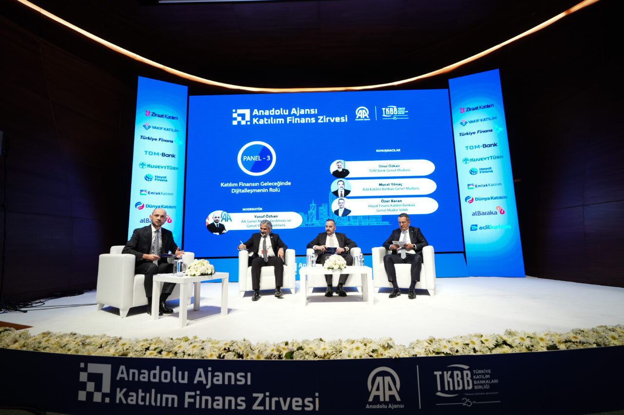 - TOM Bank Genel Müdürü Onur Özkan:
- "Sektörün reddettiği her