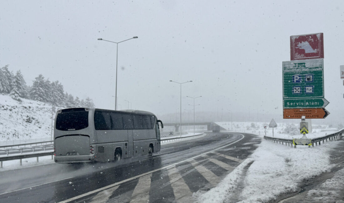 ANKARA (AA) – Anadolu Otoyolu'nun Ankara mevkisinde kar etkili oluyor.