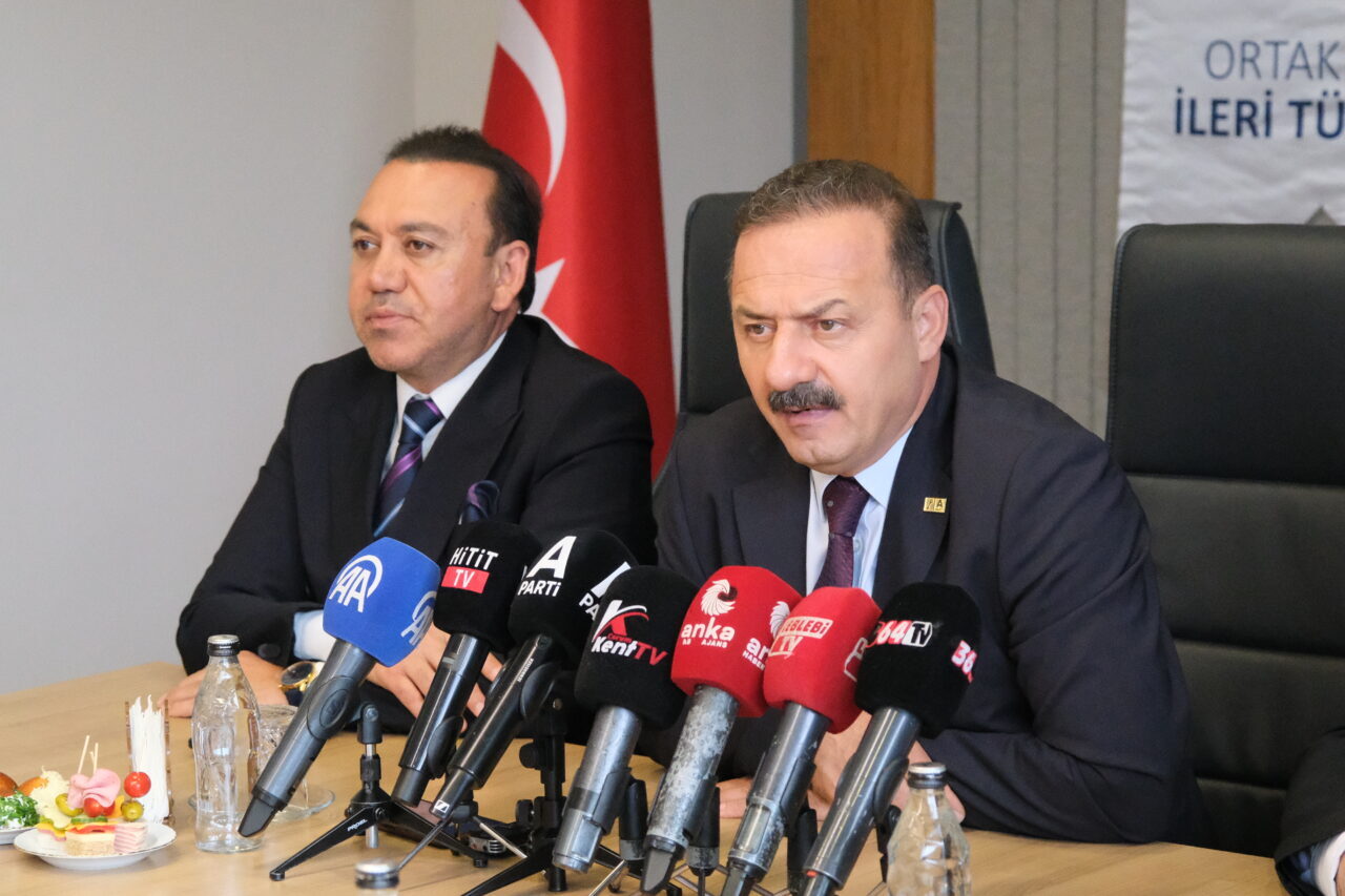 ÇORUM (AA) – Anahtar Parti Genel Başkanı Yavuz Ağıralioğlu, "Şu