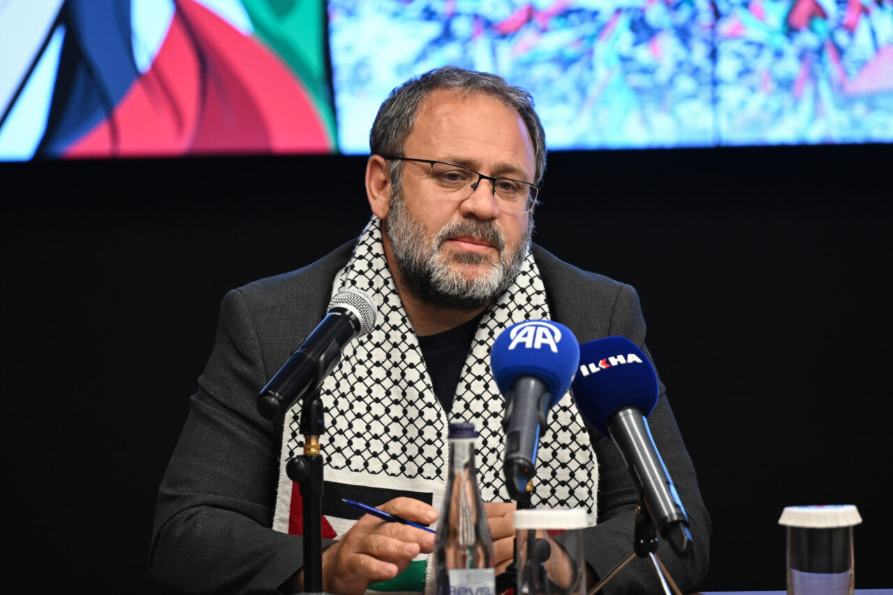 - Aktivistlerden Memur-Sen Ankara İl Temsilcisi Nevzat Öylek:
- "Biz bu