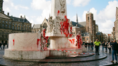 Hollanda'nın başkenti Amsterdam'da yer alan tarihi Ulusal Anıt (Nationaal Monument),