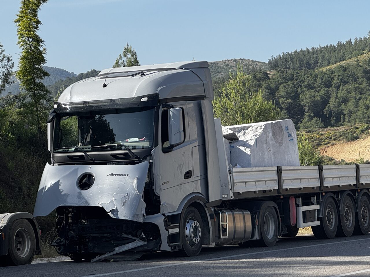 ANTALYA (AA) – Antalya-Isparta kara yolundaki trafik kazasında 2 kişi