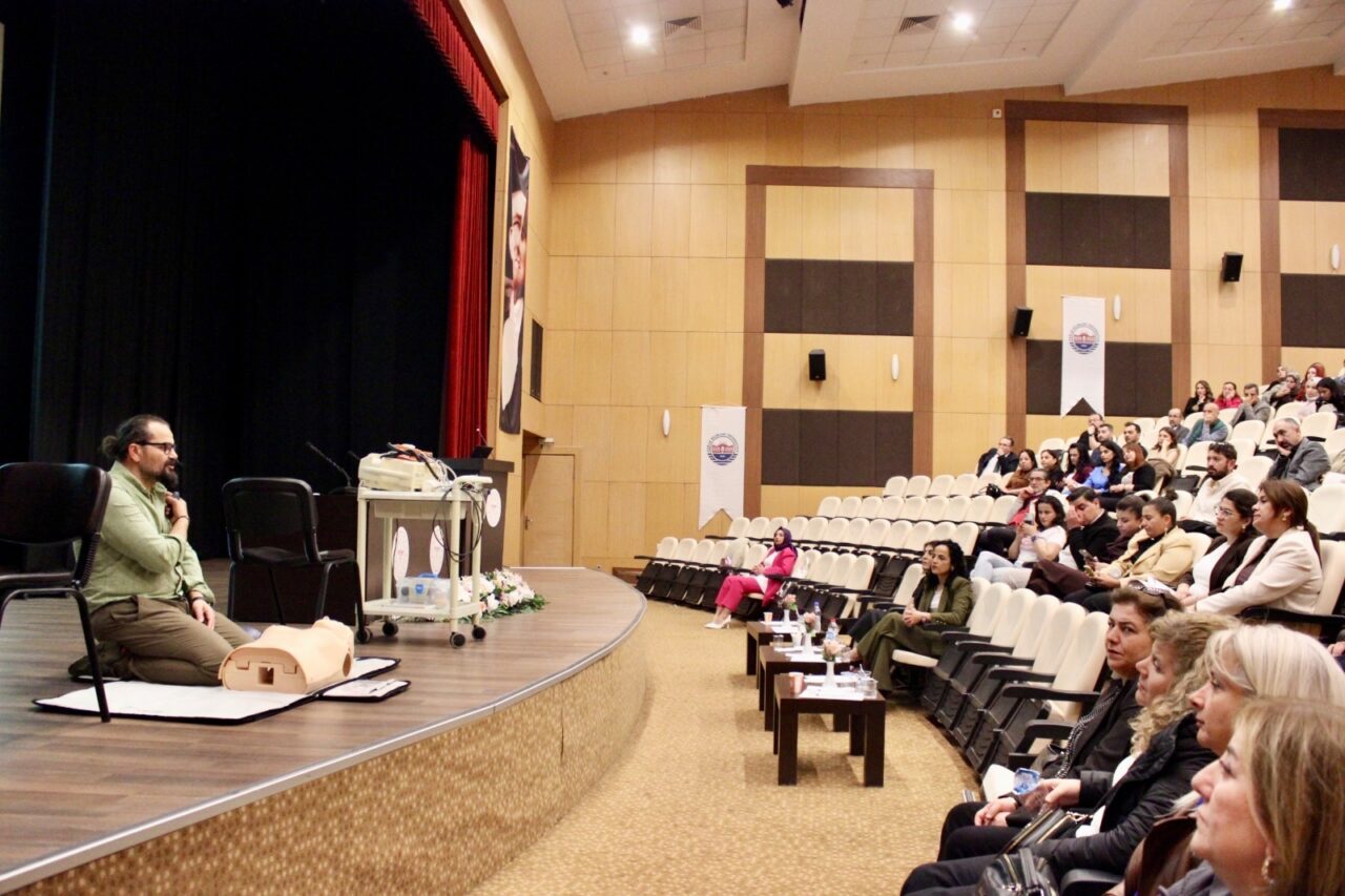 ANTALYA (AA) – Antalya'da, diyaliz hizmetlerinde kaliteyi artırmak ve bölgesel