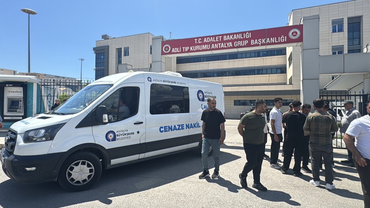 ANTALYA (AA) – Antalya'nın Kepez ilçesinde 16 yaşındaki genç, doğum