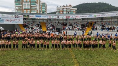 ANTALYA (AA) – Antalya'da düzenlenen 27. Kumluca Gelişim Ligi Yağlı