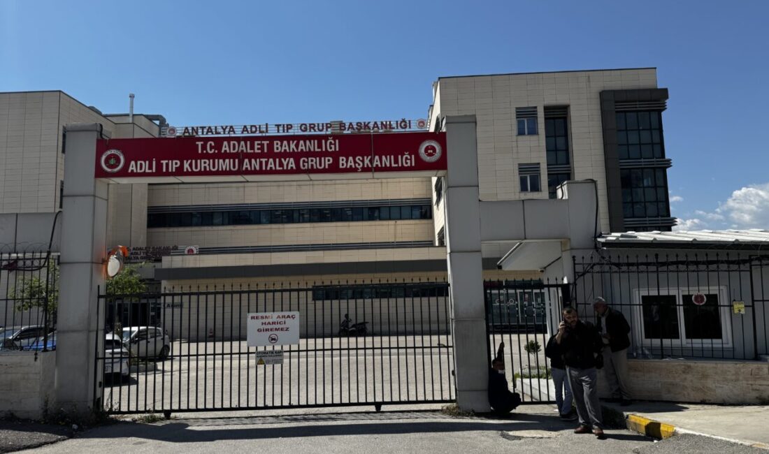 ANTALYA (AA) – Antalya'nın Kepez ilçesinde çıkan bıçaklı kavgada 1