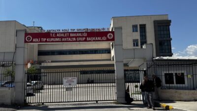 ANTALYA (AA) – Antalya'nın Kepez ilçesinde çıkan bıçaklı kavgada 1