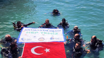 ANTALYA (AA) – Antalya'nın Manavgat ilçesinde "Antalya'da Deniz Hep Temiz"