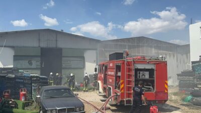 ANTALYA (AA) – Antalya'nın Aksu ilçesinde bir geri dönüşüm fabrikasında