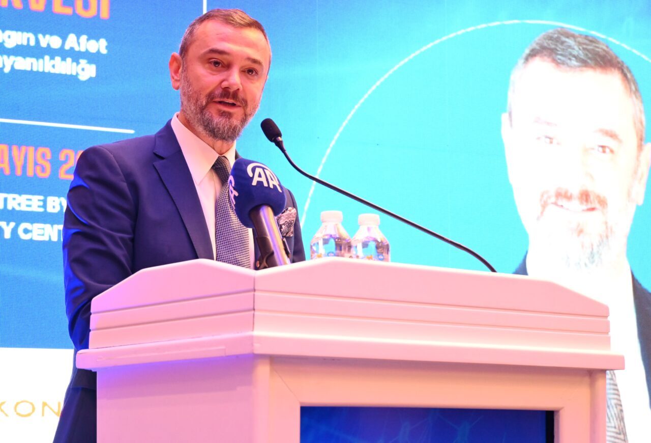 - Antalya Vali Yardımcısı Tahsin Aksu:
- "Afet anında refleksi, riski,