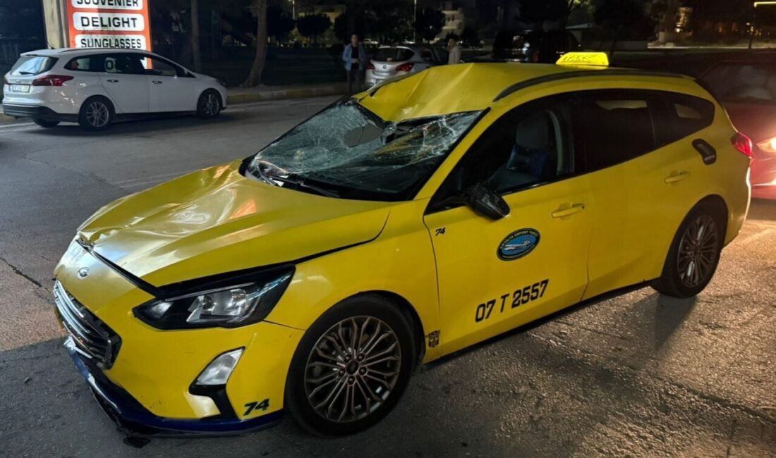 ANTALYA (AA) – Antalya'nın Serik ilçesinde taksi ile çarpışan bisikletin