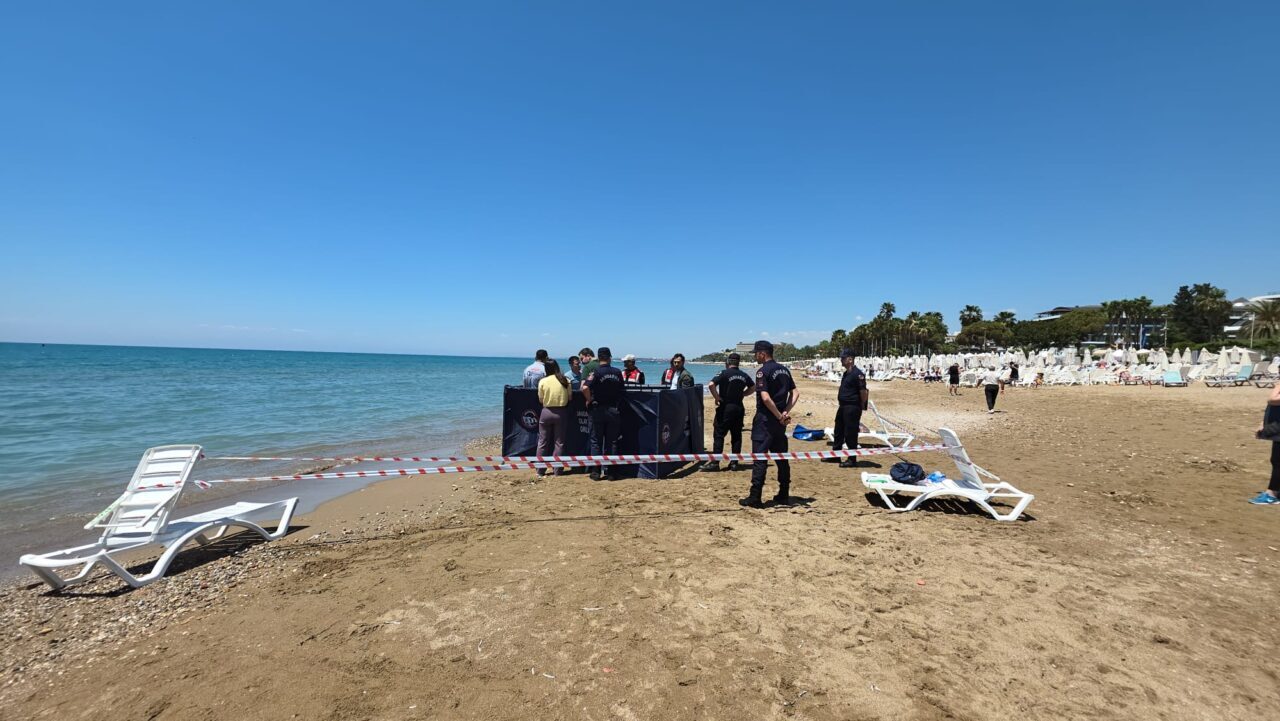 ANTALYA (AA) – ​Antalya’nın Manavgat ilçesinde tatil yapan 71 yaşındaki