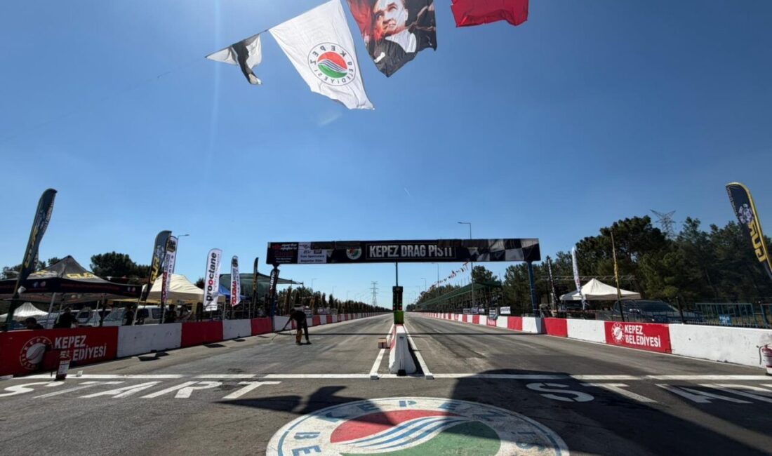 ANTALYA (AA) – Antalya'da Türkiye Oto Drag Şampiyonası'nın birinci ayak