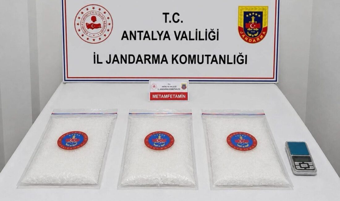 ANTALYA (AA) – Antalya'nın Serik ilçesinde düzenlenen uyuşturucu operasyonunda gözaltına