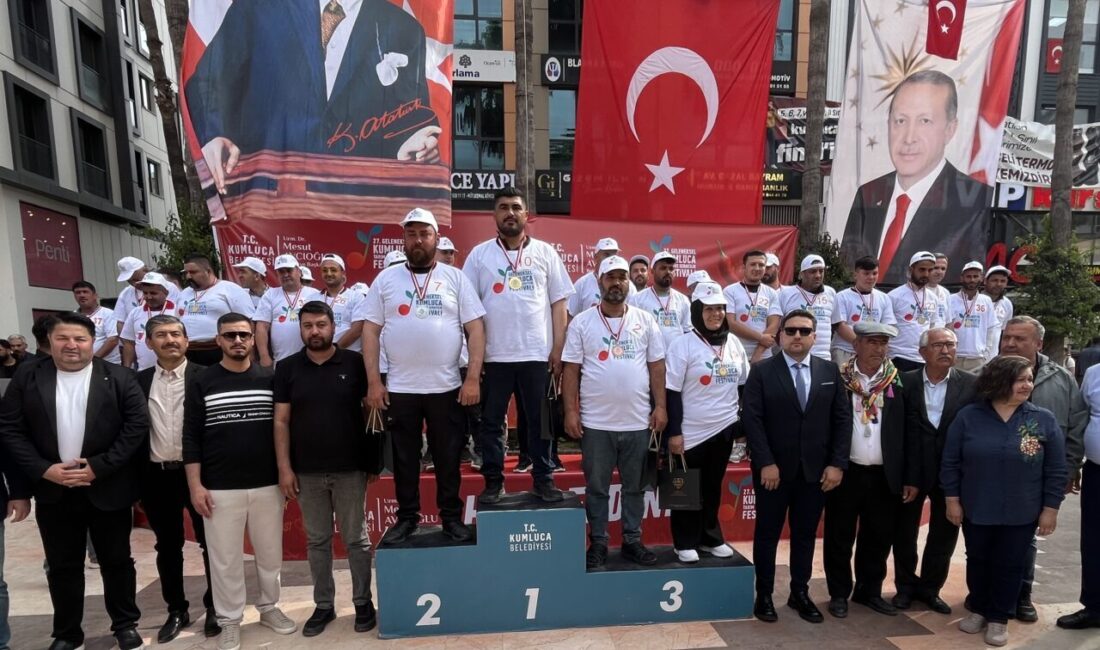 ANTALYA (AA) – Antalya'nın Kumluca ilçesindeki 27. Tarım ve Seracılık