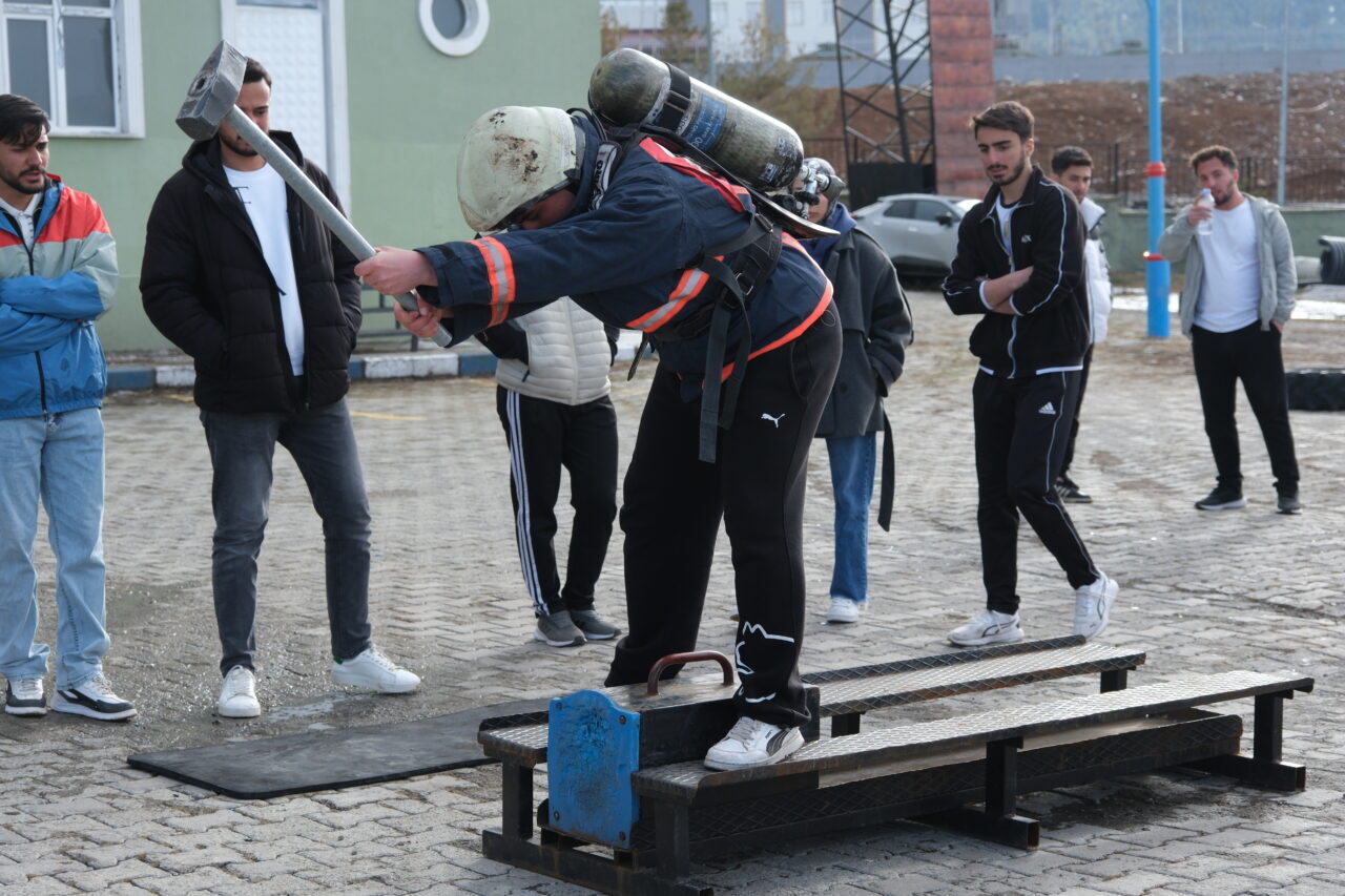 ARDAHAN (AA) – Ardahan'da üniversite öğrencileri, 20-22 Mayıs tarihlerinde düzenlenecek