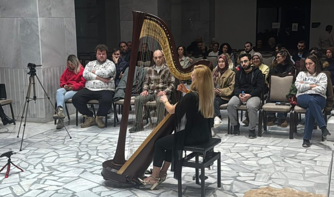 AFYONKARAHİSAR (AA) – Arpist Güneş Hızlılar, 25. Afyonkarahisar Klasik Müzik
