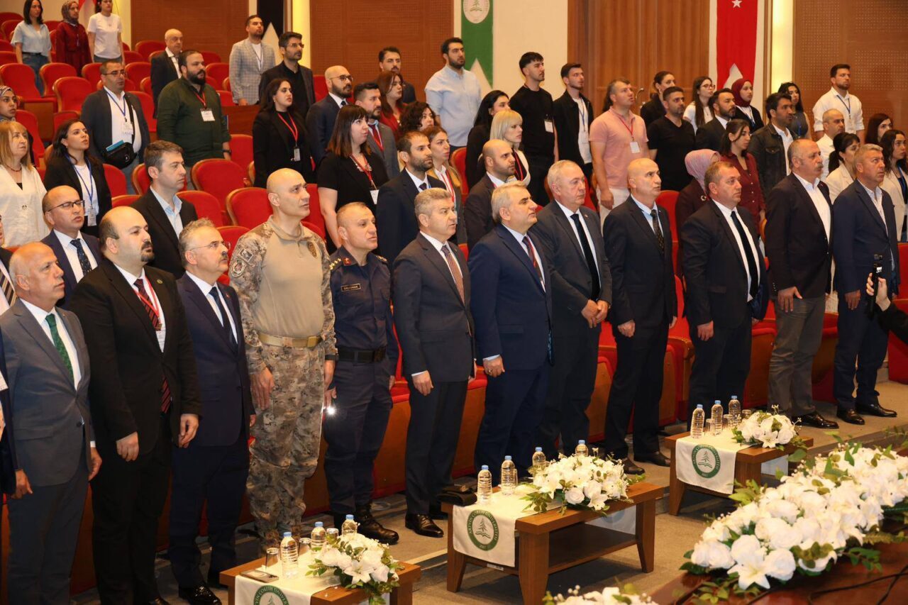 ARTVİN (AA) – Artvin Çoruh Üniversitesince düzenlenen "3. Uluslararası Ekoloji,