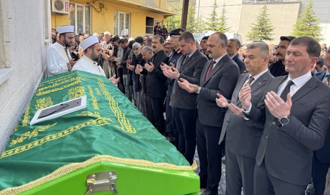 ARTVİN (AA) – Artvin'in Ardanuç ilçesinde çığ altında kalan çoban