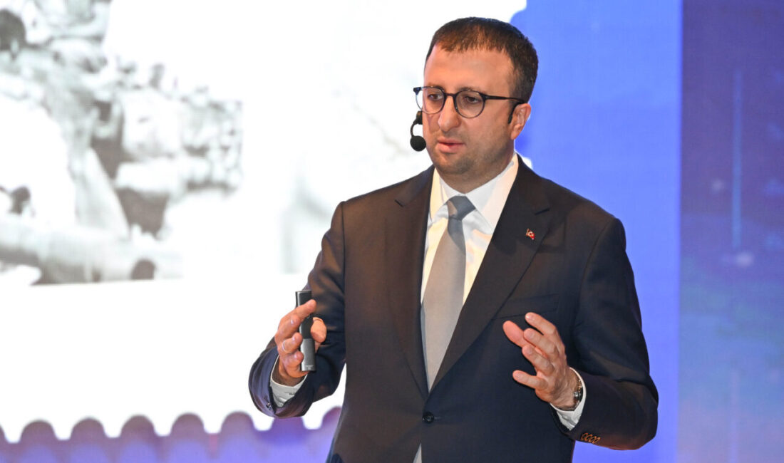 - "ASELSAN olarak gençlerimizle devamlı temas halindeyiz. Türkiye'nin ilk kamikaze