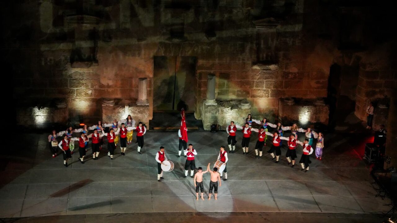 ANTALYA (AA) – Antalya'daki Aspendos Antik Tiyatrosu'nda, Gençlik Haftası ile