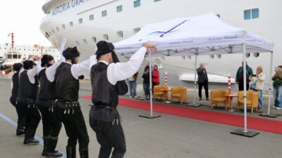 TRABZON (AA) – Rusya'nın Soçi kentinden hareket eden "Astoria Grande"