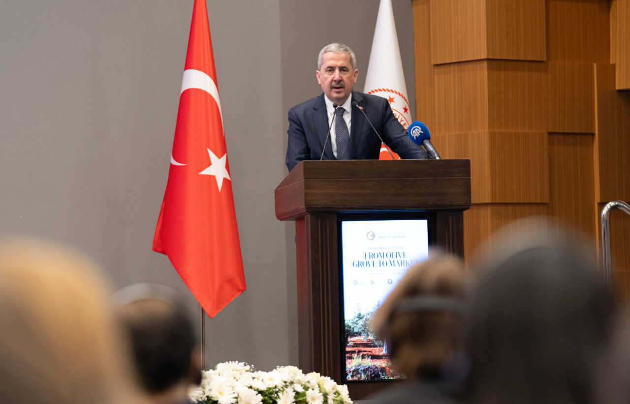 - Ticaret Bakan Yardımcısı Mahmut Gürcan:
- "Ülkemiz 2024/2025 sezonunda sofralık