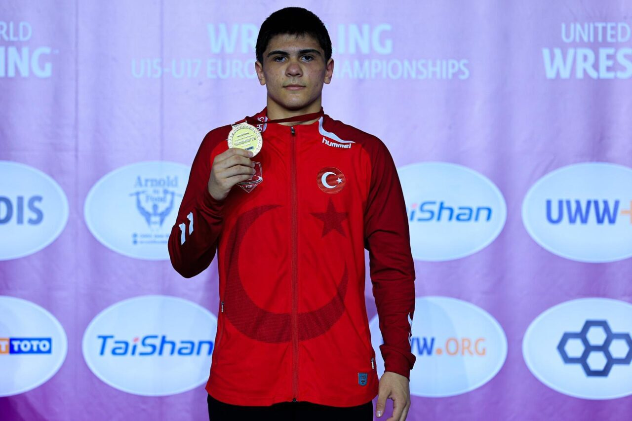 - Türkiye, grekoromen stilde 2 altın ve 3 bronz madalya
