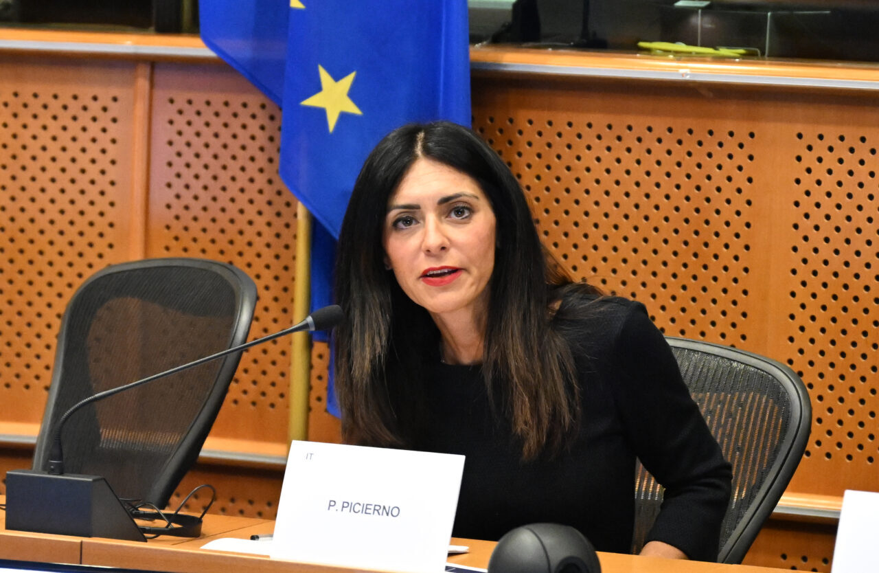 - Avrupa Haber Ajansları Birliğinin ve Avrupa Parlamentosunun Brüksel'de düzenlediği