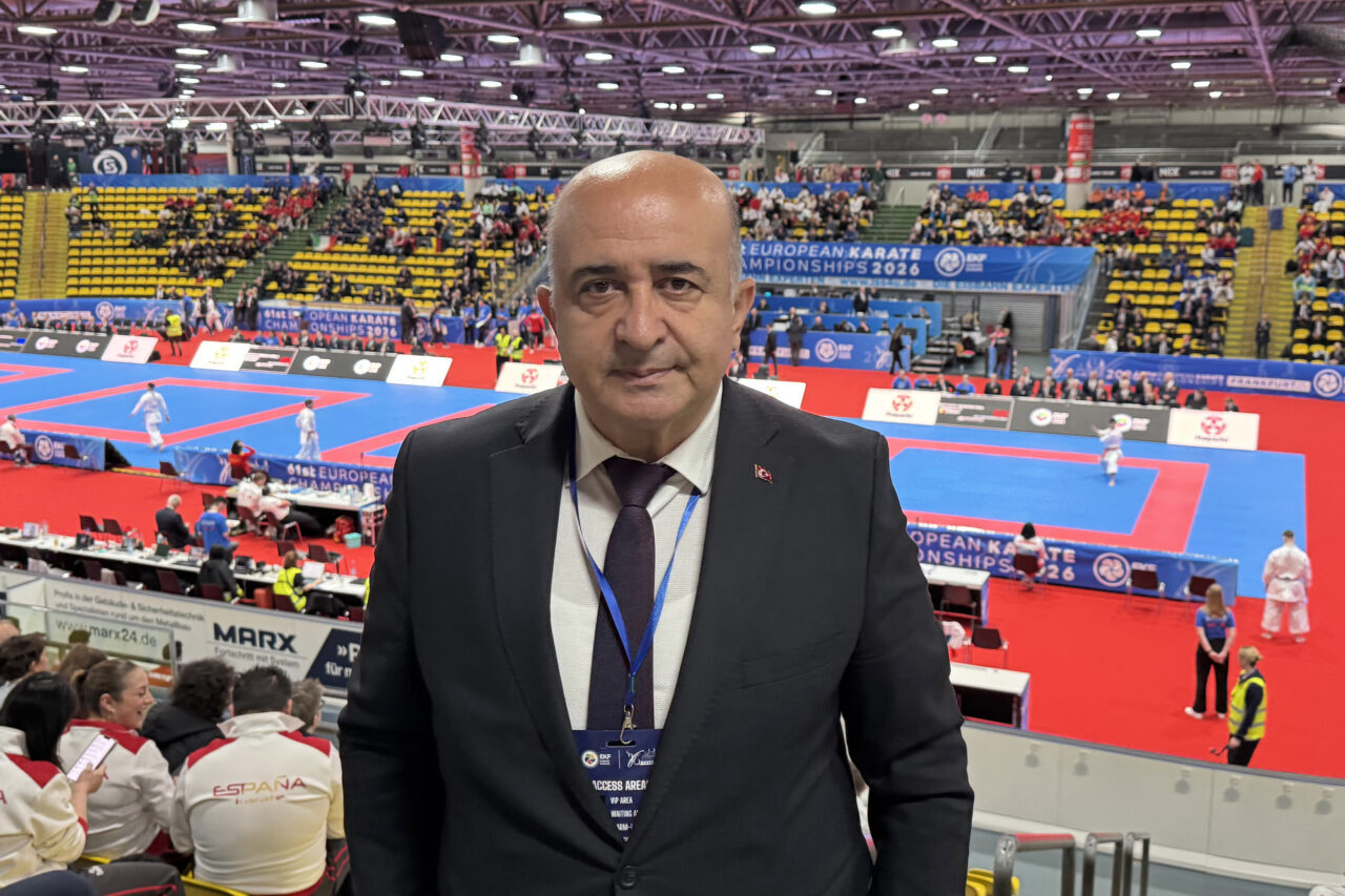- Türkiye Karate Federasyonu Başkanı Ercüment Taşdemir:
"İnşallah burada genel klasmanda