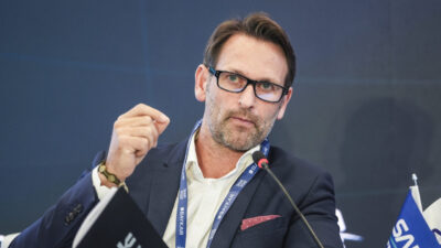 - Chatham House Ekonomisti Timothy Ash:
- "Avrupa savunması bugün çok