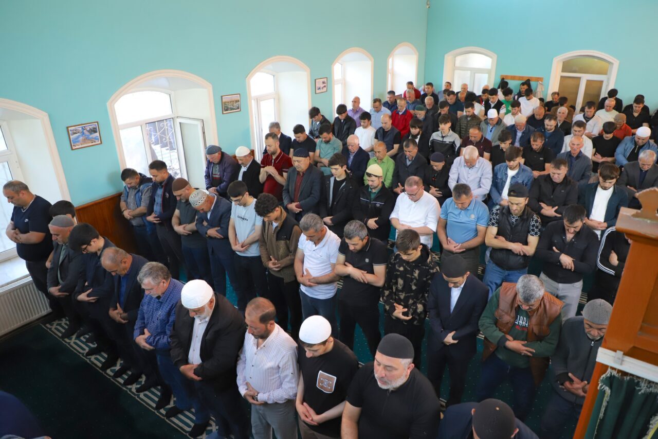 BAKÜ (AA) – Azerbaycan'da Kurban Bayramı dolayısıyla başkent Bakü başta