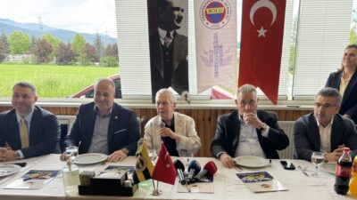 - "Fenerbahçe'ye hizmet etmiş Kuyt, Volkan, Dzeko... Bunlar gibi oyuncular