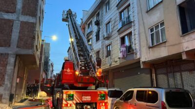 İSTANBUL (AA) – Bağcılar'da apartman dairesinde çıkan yangın itfaiye ekiplerinin