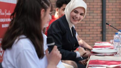 - "Hepiniz bizleri gururlandırıyorsunuz. Benim size tavsiyem, her zaman kendi