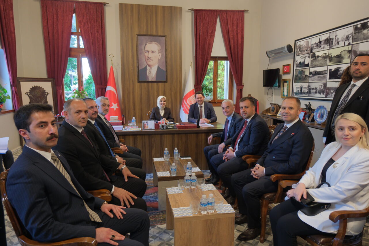 - "Türkiye Yüzyılı'nı sadece yeni yatırımların, büyük projelerin, teknolojik hamlelerin