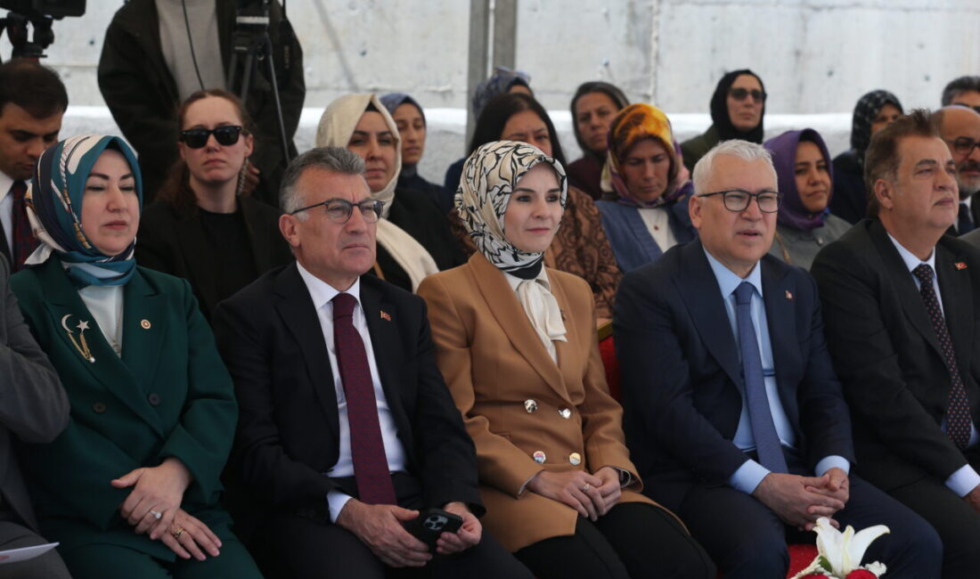 - "Devlet vatandaşının zor gününde yanında olmak, yaşlısına güvenli bir