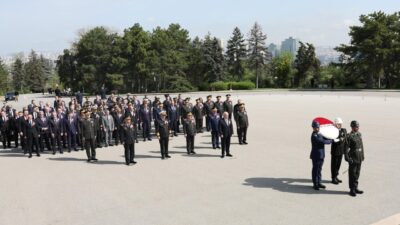 ANKARA (AA) – Milli Savunma Bakanı Yaşar Güler, beraberindeki Türk